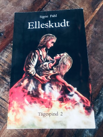 Dansk fantasy-romance dykker ned i mosens hemmeligheder
