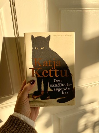 En kat på slægtens og sorgens vej 
